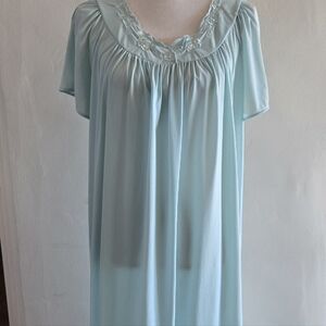 Vintage Miss Elaine Soft Blue Short Sleeve Nightgown Large